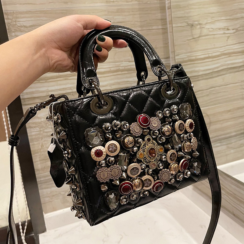 Designer Rivet Diamonds Badge Tote Bag Luxurys Designers Bags 2021 Paris Brand Women Nightclub Party Crossbody Handbags Genuine Leather Lady Shoulder Handbag, Black
Designer Rivet Diamonds Badge Tote Bag Luxurys Designers Bags 2021 Paris Brand Women Nightclub Party Crossbody Handbags Genuine Leather Lady Shoulder Handbag, Black