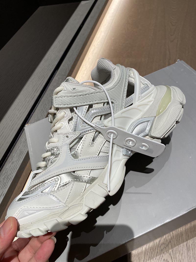 2021 4.0 Track 2 Runners Shoes Men Women Fashion Yellow Pink Black Couple Sport Casual Shoe Trainers Sneakers Old Daddy High Quality size35-47, Original box
2021 4.0 Track 2 Runners Shoes Men Women Fashion Yellow Pink Black Couple Sport Casual Shoe Trainers Sneakers Old Daddy High Quality size35-47, Original box