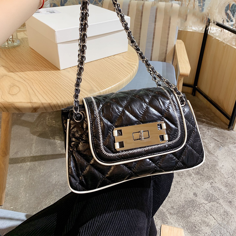 women Luxurys Designers Bags 2021Diamond chain Lambskin Handbag Purses Crossbody Tote Shoulder pochette fashion bag 25cm
women Luxurys Designers Bags 2021Diamond chain Lambskin Handbag Purses Crossbody Tote Shoulder pochette fashion bag 25cm