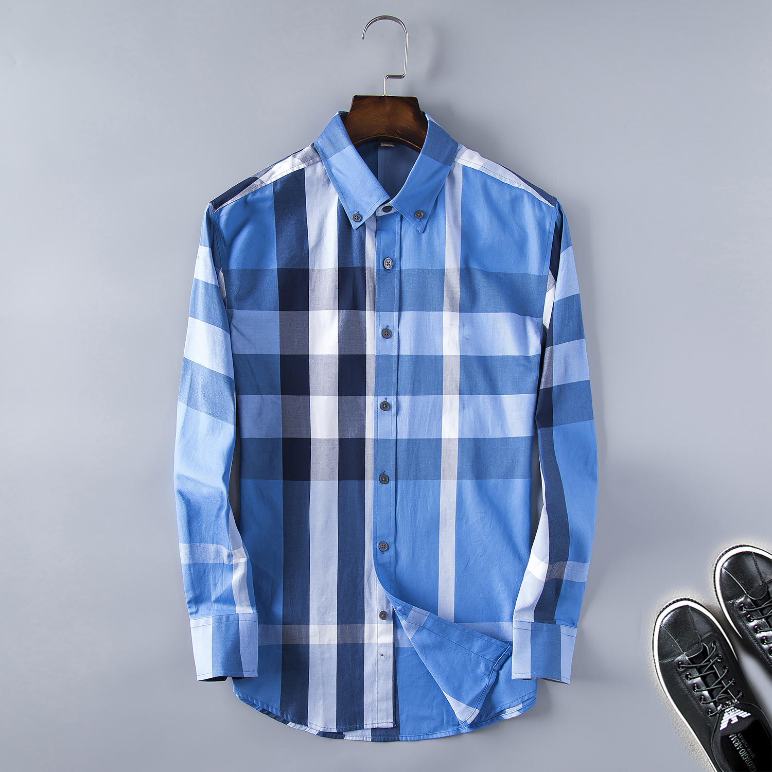 2021 summer Luxury Designer Men's Business Casual Shirt Long sleeve Stripe lapel shirts masculine social fashion plaid -XXXL 02, White;black
2021 summer Luxury Designer Men's Business Casual Shirt Long sleeve Stripe lapel shirts masculine social fashion plaid -XXXL 02, White;black