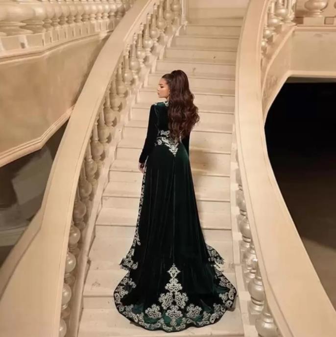 Green Two Emerald Pieces Prom Dresses Caftan Lace Embroidery Veet Arabic Muslim Morocco Long Sleeve Evening Gown with Cloak