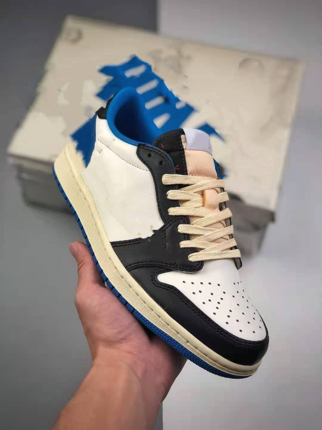 2021 Military Blue Jumpman 1s Mens Womens Fragment Basketball Shoes TS 1 Low Sports Trainers Sneakers Size36-46
2021 Military Blue Jumpman 1s Mens Womens Fragment Basketball Shoes TS 1 Low Sports Trainers Sneakers Size36-46