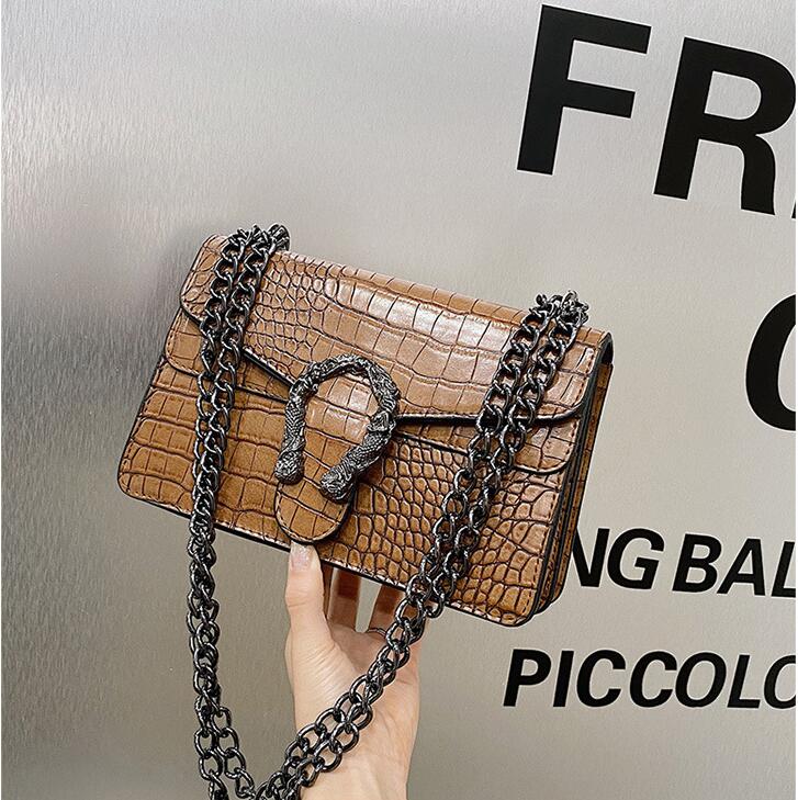 Factory wholesale women chain bag simple atmospheric pressure flower leather messenger bags street trend crocodile handbags retro Stone womens handbag
Factory wholesale women chain bag simple atmospheric pressure flower leather messenger bags street trend crocodile handbags retro Stone womens handbag