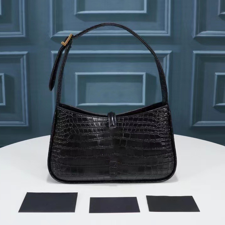 Top designer bag armpit bag single shoulder bags from 5 to 7 crocodile snake skin paint surface plug-in buckle made of different material styles
Top designer bag armpit bag single shoulder bags from 5 to 7 crocodile snake skin paint surface plug-in buckle made of different material styles