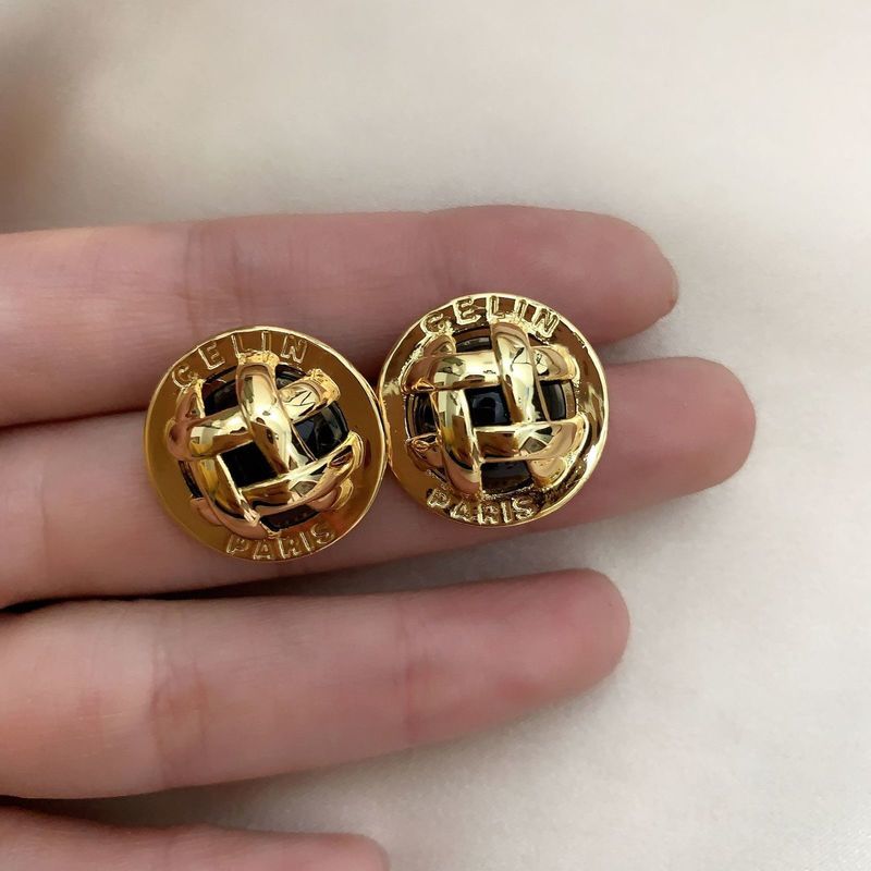 Fashion designer new Jewelry New celi vintage hat Button Earrings simple brass plated 18K Gold cool for women SVJJ, Golden
Fashion designer new Jewelry New celi vintage hat Button Earrings simple brass plated 18K Gold cool for women SVJJ, Golden