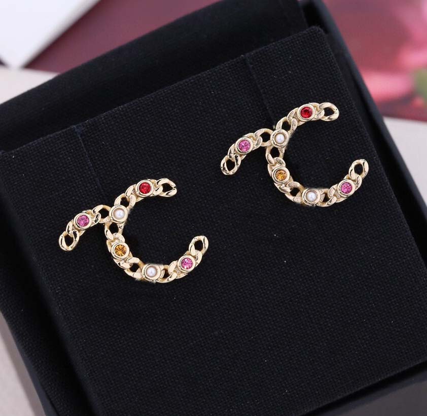 2021 Fashion design Simple style with red diamond for women wedding engagement jewelry gift have box Stamp PS4672, Golden
2021 Fashion design Simple style with red diamond for women wedding engagement jewelry gift have box Stamp PS4672, Golden