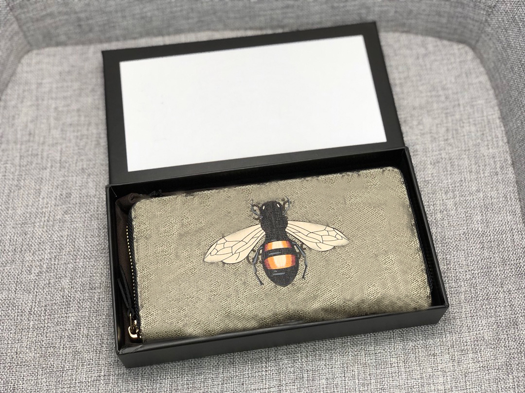 Luxury designer wallet long bee leather wallet letter coin purse with dust bag Ladies Fashion Clutch Bag With Box, Khaki
Luxury designer wallet long bee leather wallet letter coin purse with dust bag Ladies Fashion Clutch Bag With Box, Khaki