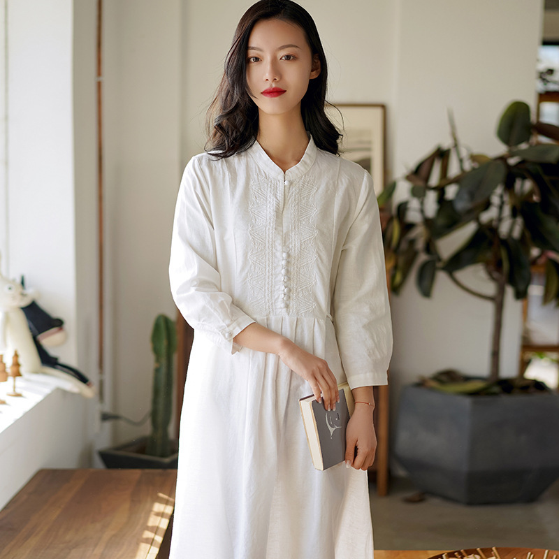 Johnature Women Vintage Embroidery Dresses Stand Nine Sleeve Cotton Linen Robes Spring Solid Color Button Female Dress 210521, White
Johnature Women Vintage Embroidery Dresses Stand Nine Sleeve Cotton Linen Robes Spring Solid Color Button Female Dress 210521, White