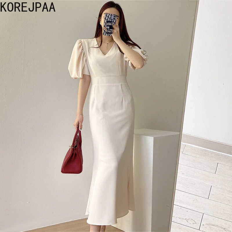 Korejpaa Women Dress Summer Korean Chic Female Minimalist V-Neck Pleated Lantern Sleeve Commuting Style Solid Color Vestido 210526, Black
Korejpaa Women Dress Summer Korean Chic Female Minimalist V-Neck Pleated Lantern Sleeve Commuting Style Solid Color Vestido 210526, Black