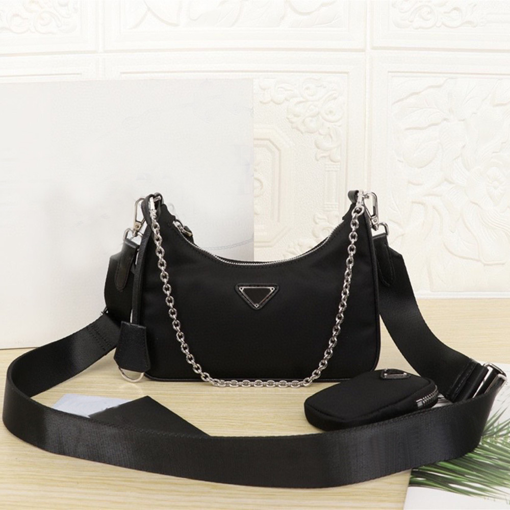 Classic 2005 Ladies Handbag Underarm Bag Fashion Luxurys Designers Women Waist pavket Messenger packbag Single Shoulder Bags With coin pocket
Classic 2005 Ladies Handbag Underarm Bag Fashion Luxurys Designers Women Waist pavket Messenger packbag Single Shoulder Bags With coin pocket