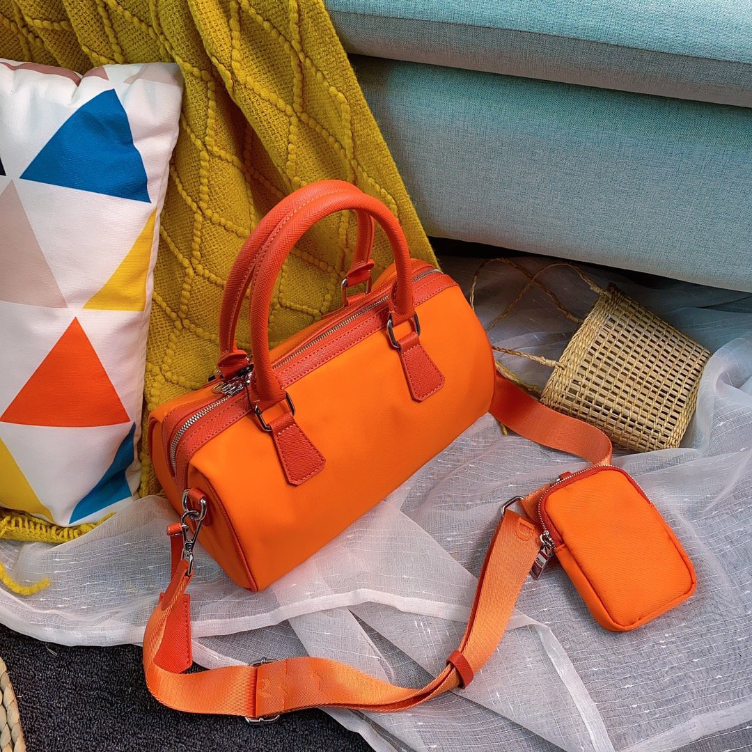 Fashion Designer Luxury Shoulder Bag High Quality Pillow Women Men Simple Handbag CFY20042445, Orange
Fashion Designer Luxury Shoulder Bag High Quality Pillow Women Men Simple Handbag CFY20042445, Orange