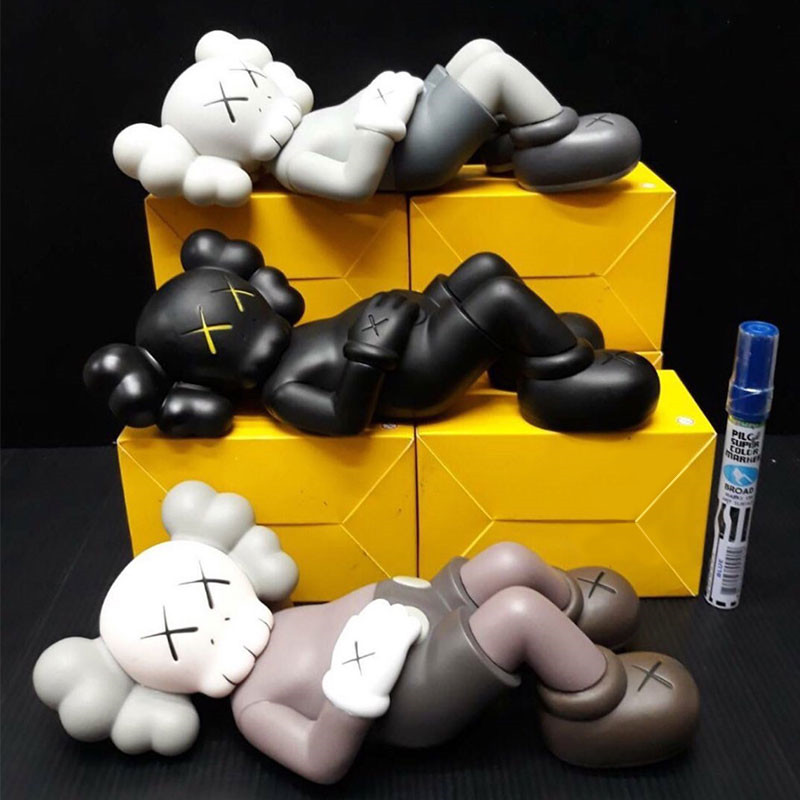 Best-selling 28CM 0.8KG Originalfake K A W S Companion Half lying style for Original Box Action Figure model decorations toys gift
Best-selling 28CM 0.8KG Originalfake K A W S Companion Half lying style for Original Box Action Figure model decorations toys gift