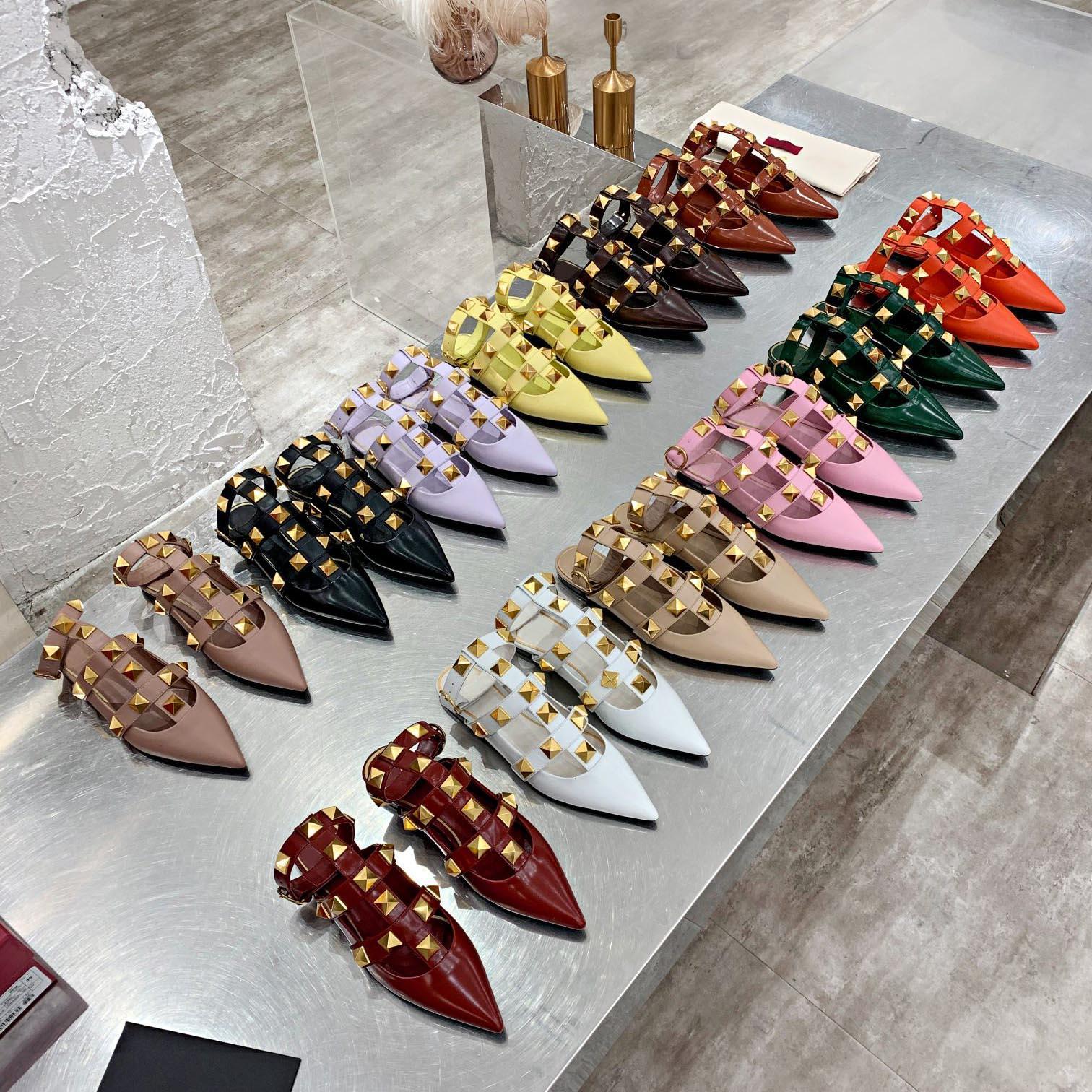 2021 top designer women sandals slippers slides fashion summer ladies flats straps sandal sexy woman rivets slide shoes with box
2021 top designer women sandals slippers slides fashion summer ladies flats straps sandal sexy woman rivets slide shoes with box