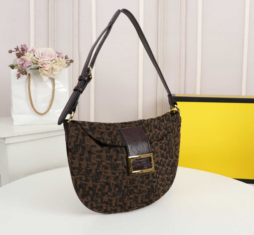 luxury handbags women bags leather designer tote high quality vintage fashion shoulder Europe and America crossbody Purse F0610
luxury handbags women bags leather designer tote high quality vintage fashion shoulder Europe and America crossbody Purse F0610