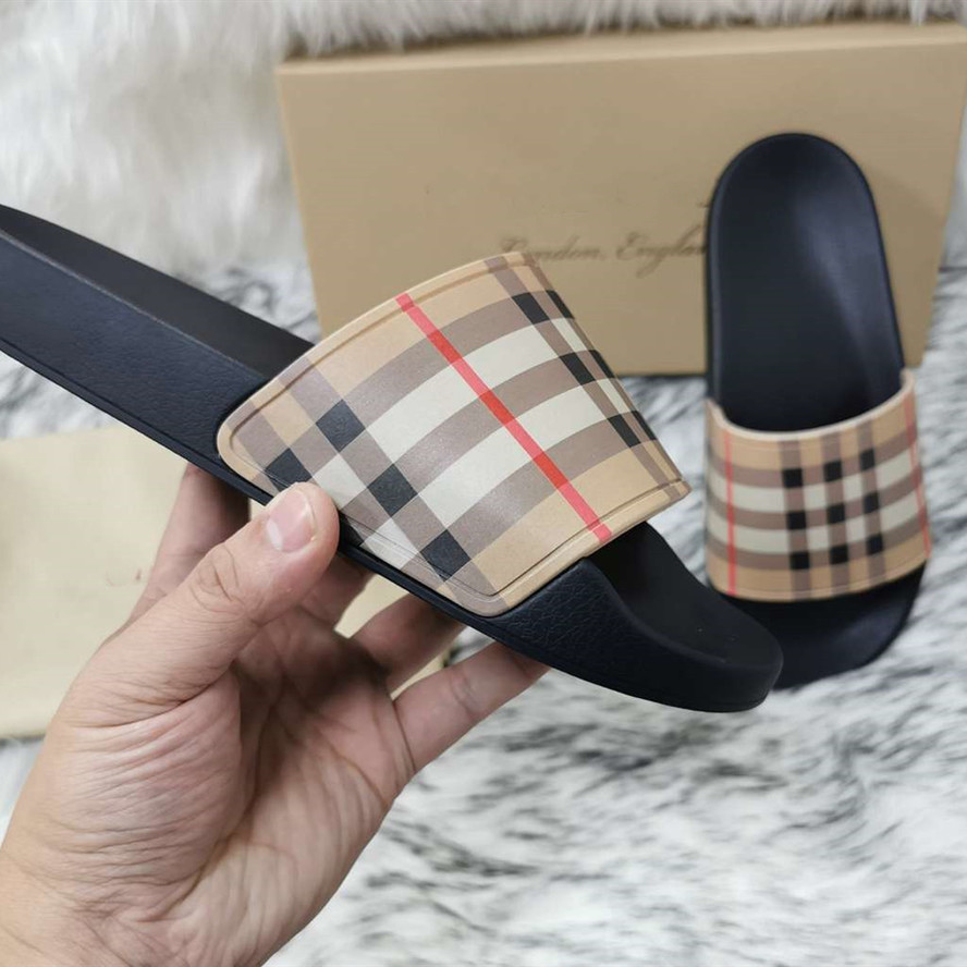 Mens Lady Summer Slides London England Sandals Beach Slide Slippers Ladies Sandali Firmati Da Donna Shoes Plaid Print Leather Flowers Bee 36-46, Color03
Mens Lady Summer Slides London England Sandals Beach Slide Slippers Ladies Sandali Firmati Da Donna Shoes Plaid Print Leather Flowers Bee 36-46, Color03