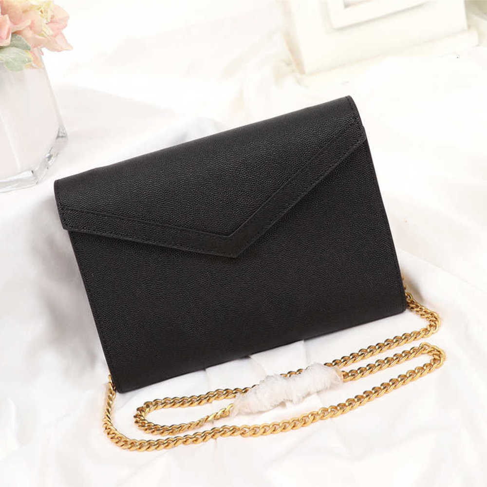 7A+Fashion The new series women bags Unique rotary button Caviar leather production Satisfied for daily use Optimized storage fashion bags fashion
7A+Fashion The new series women bags Unique rotary button Caviar leather production Satisfied for daily use Optimized storage fashion bags fashion