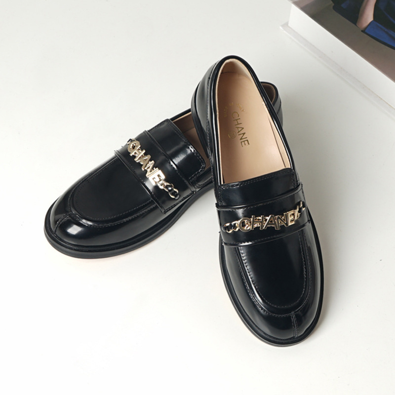 summer metal chain letter black Lefu shoes round head leisure thick sole single shoes
summer metal chain letter black Lefu shoes round head leisure thick sole single shoes