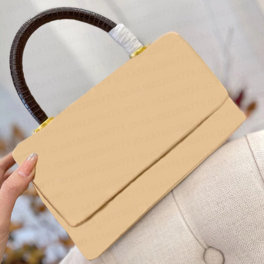 9A + top quality duffle tote bags designer women handbags 2022 quilted purse genunie leather shoulder bag caviar gold chain crossbody clutch message wallet with box, Champagne
9A + top quality duffle tote bags designer women handbags 2022 quilted purse genunie leather shoulder bag caviar gold chain crossbody clutch message wallet with box, Champagne