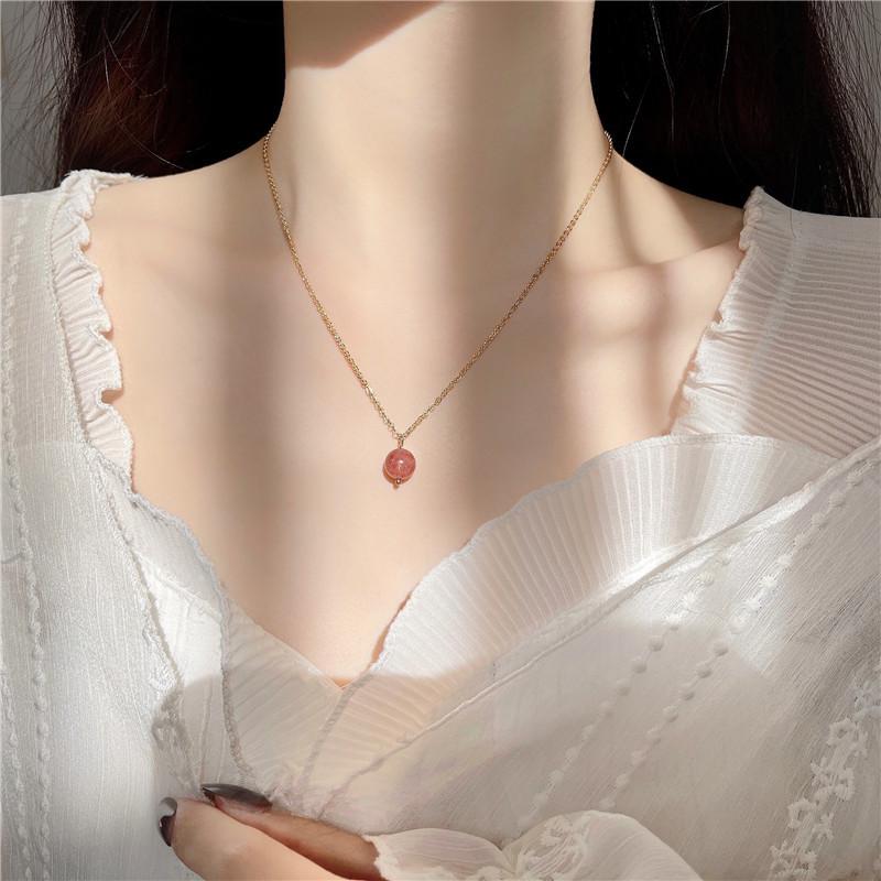 Pendant Necklaces Strawberry Crystal Necklace Female Han Edition Contracted Gentle Personality Joker, Tide Is A Web Celebrity Collarbone C
Pendant Necklaces Strawberry Crystal Necklace Female Han Edition Contracted Gentle Personality Joker, Tide Is A Web Celebrity Collarbone C