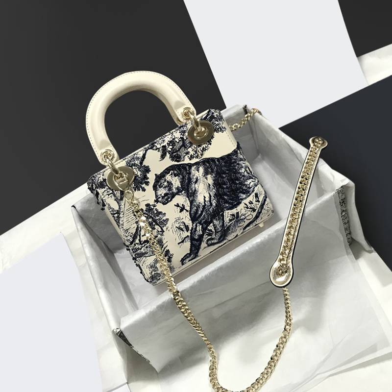 style womens designer handbags m0505 fashionable and feminine made of fine blue embroidered cow leather detachable chain loulou bag
style womens designer handbags m0505 fashionable and feminine made of fine blue embroidered cow leather detachable chain loulou bag