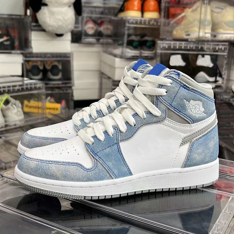 Top quality Designer Shoes Fashion basketball Shoes blue royal smoke grey for men high cut outdoor sports training running Sneakers 555088-402, Packing box
Top quality Designer Shoes Fashion basketball Shoes blue royal smoke grey for men high cut outdoor sports training running Sneakers 555088-402, Packing box
