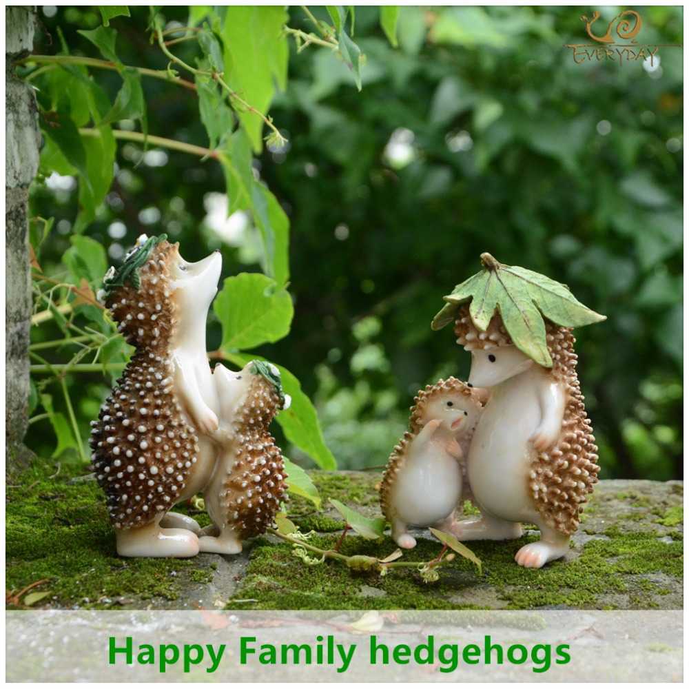 Everyday Collection Mini Fairy Garden Decoration Hedgehog Animal Figurine Ornament Tabletop Balcony Home Decor 210804