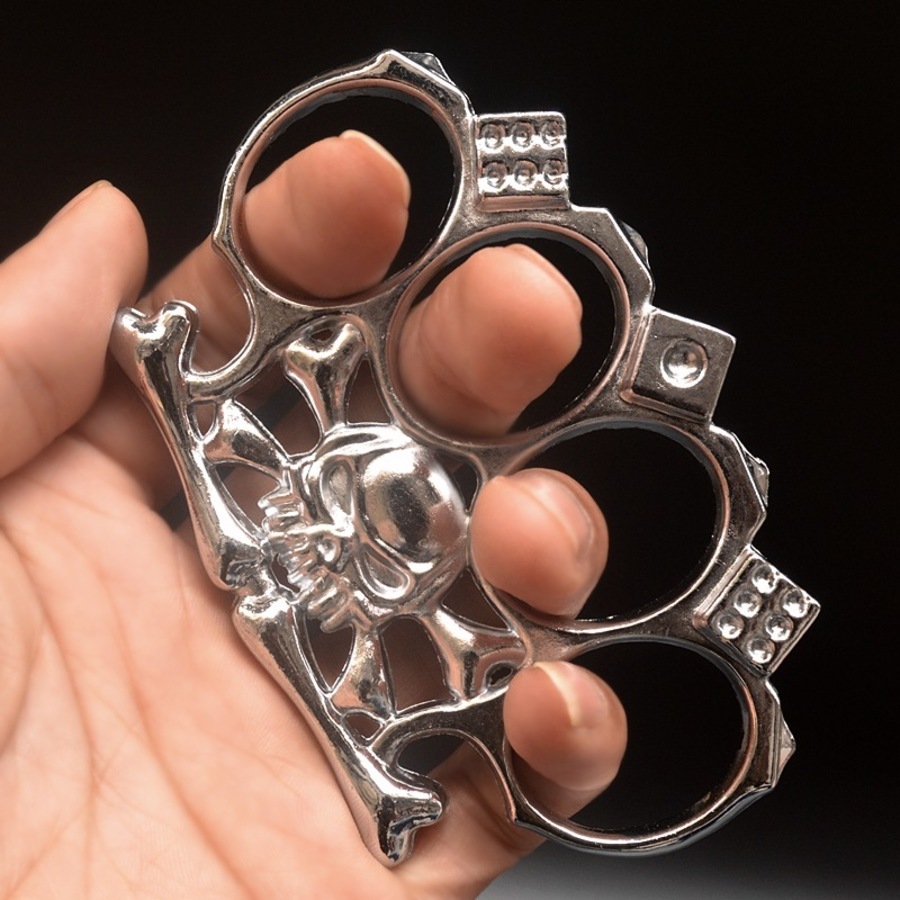 Skeleton Head Iron Four Finger Tiger Martial Arts Boxer Buckle Fist Boxing Sleeve Legal Life Saving Equipment Hand Brace 1CSO712
Skeleton Head Iron Four Finger Tiger Martial Arts Boxer Buckle Fist Boxing Sleeve Legal Life Saving Equipment Hand Brace 1CSO712