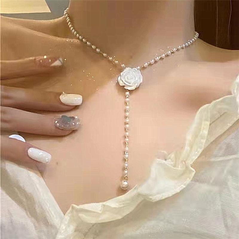 Chains Kpop White Rose Flower Pearl Beaded Collar Necklace For Women Vintage Trend Aesthetic Jewelry 2022 Bijouterie Y2K Accessories, Silver
Chains Kpop White Rose Flower Pearl Beaded Collar Necklace For Women Vintage Trend Aesthetic Jewelry 2022 Bijouterie Y2K Accessories, Silver