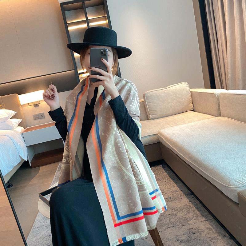 Winter Cashmere designer Scarf Women Design Print Pashmina Shawls and Wraps Thick Warm Female Bufanda Stoles Hijab Blanket Fashion
Winter Cashmere designer Scarf Women Design Print Pashmina Shawls and Wraps Thick Warm Female Bufanda Stoles Hijab Blanket Fashion