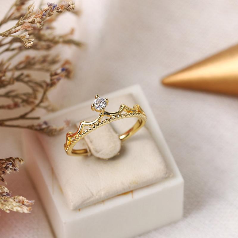 Wedding Rings For Women Light Luxury Style Princess Crown Zircon Rose Gold Color Daily Party Finger Ring Fashion Jewelry R020, Slivery;golden
Wedding Rings For Women Light Luxury Style Princess Crown Zircon Rose Gold Color Daily Party Finger Ring Fashion Jewelry R020, Slivery;golden