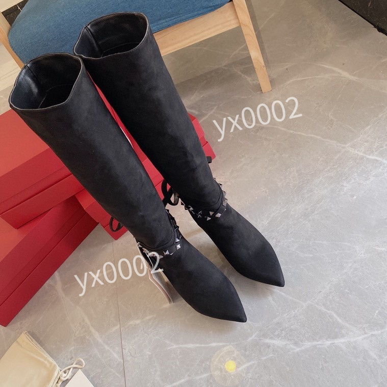 2021 designer luxury men women reflective casual shoes Genuine Leather sneakers party velvet calfskin mixed fiber top quality, 02 
2021 designer luxury men women reflective casual shoes Genuine Leather sneakers party velvet calfskin mixed fiber top quality, 02