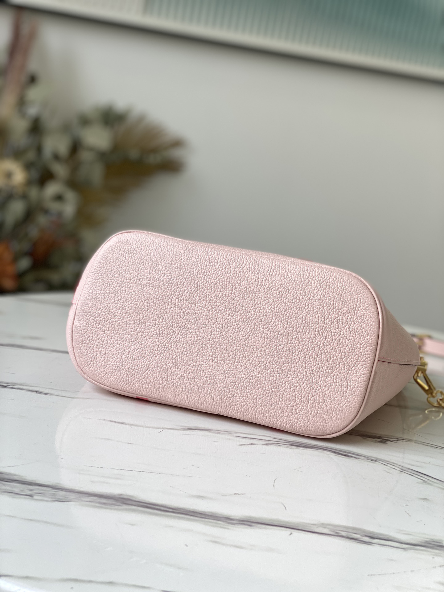 Classic MARSHMALLOW Hobo CrossBody BY THE POOL Shoulder Bag cow leather Handbag with S-lock Women Tote Portable Leisure good m45697, Pink
Classic MARSHMALLOW Hobo CrossBody BY THE POOL Shoulder Bag cow leather Handbag with S-lock Women Tote Portable Leisure good m45697, Pink