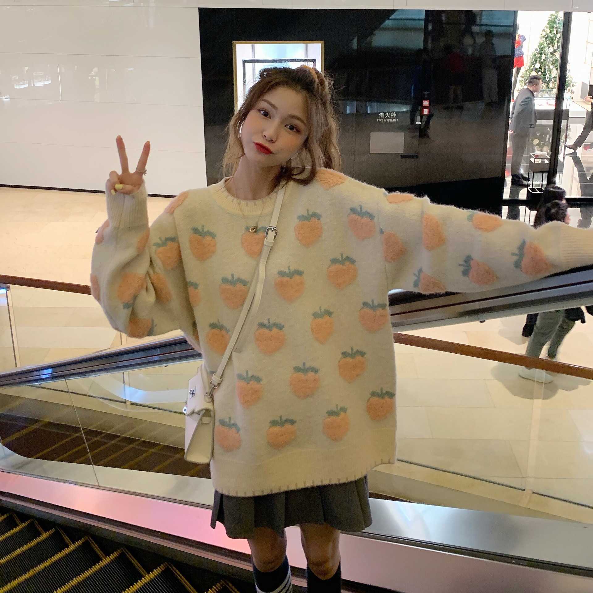 Winter Knitted Sweater Women Strawberry Embroidery Oversized Pullovers Harajuku Casual O-Neck Loose Knitwear Jumper Sueter Mujer 210914
