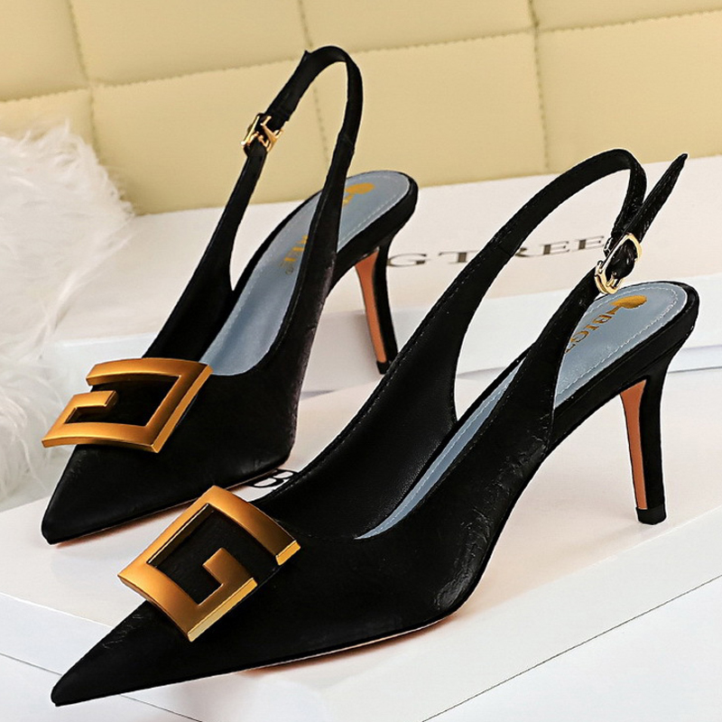 2021 Chaussures Métal Chaton Talons Hollow High Heels Femme Pumps Sexy Party Chaussures Femmes Talons Stiletto Femmes Sandales Plus Taille 1