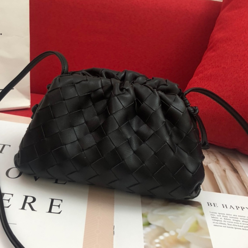 Classic Pouch Soft Sheepskin Leather Woven Handbag Purse Cloud Bag Women Crossbody Bag Crochet Shoulder bags Evening Clutch Bag High Quality
Classic Pouch Soft Sheepskin Leather Woven Handbag Purse Cloud Bag Women Crossbody Bag Crochet Shoulder bags Evening Clutch Bag High Quality
