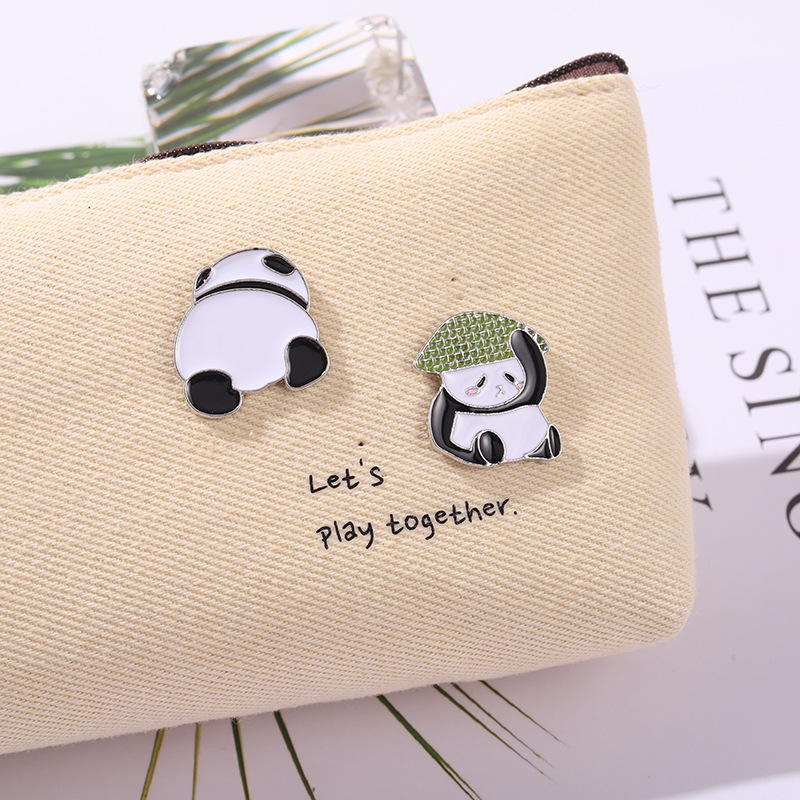 European Cartoon Geometric Panda Brooches Pins Unisex Children Cute Animal Clothing Badge Alloy Enamel Drop Oil Handbag Cowboy Clothes Pins Accessories
European Cartoon Geometric Panda Brooches Pins Unisex Children Cute Animal Clothing Badge Alloy Enamel Drop Oil Handbag Cowboy Clothes Pins Accessories