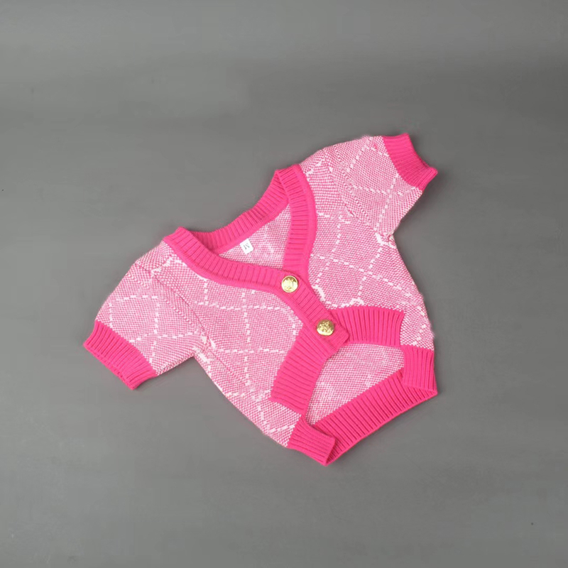 2021 Winter Dog Clothes Cat Vest Small Sweater Luxurys Designers Pet Supply Clothing Shirt For Puppy Cotton Knit G Cardigan D2110127Z, Pink
2021 Winter Dog Clothes Cat Vest Small Sweater Luxurys Designers Pet Supply Clothing Shirt For Puppy Cotton Knit G Cardigan D2110127Z, Pink