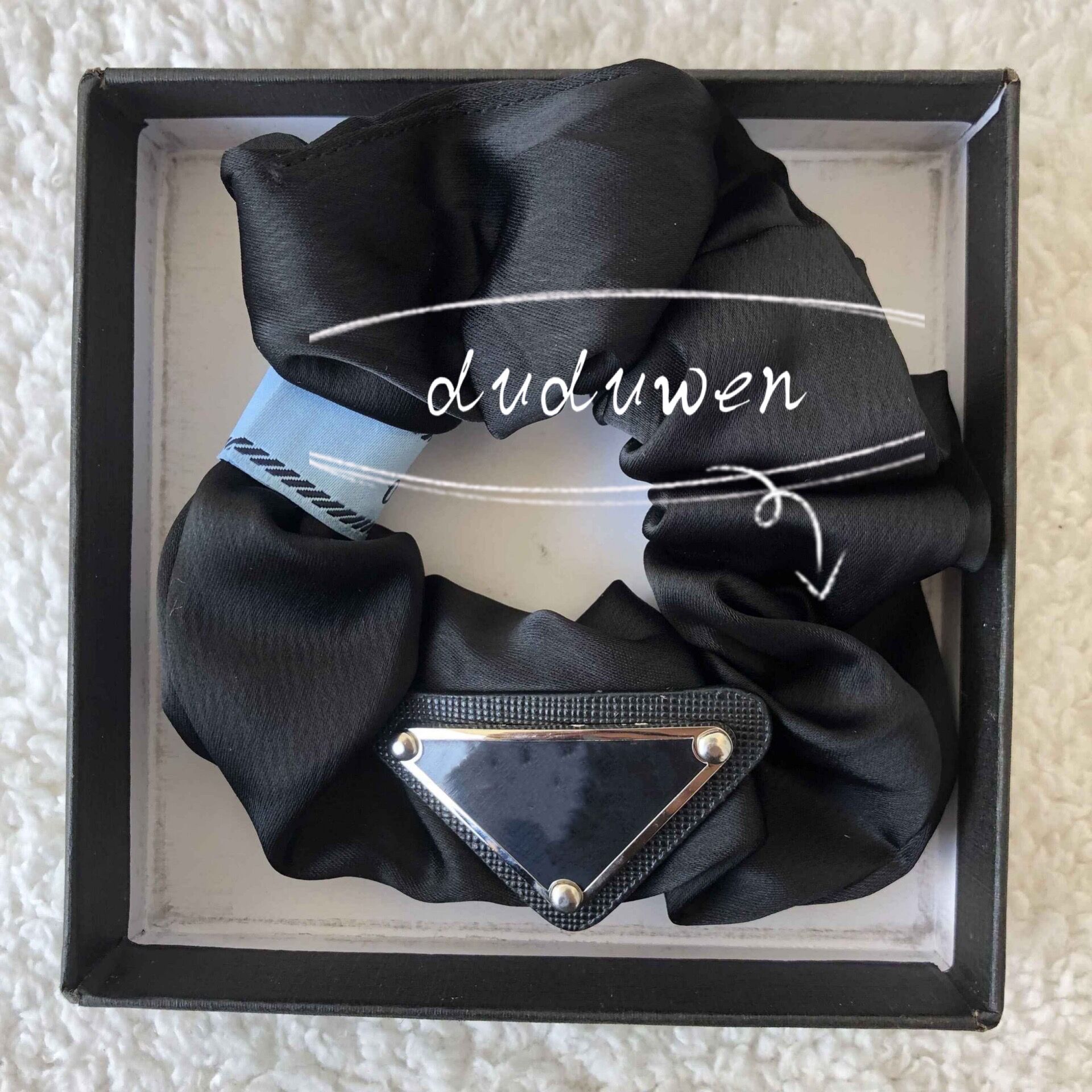classical design Hairtie fashion Accessories P triangle mark rubber bands Hair Rope party gift(no box)
classical design Hairtie fashion Accessories P triangle mark rubber bands Hair Rope party gift(no box)