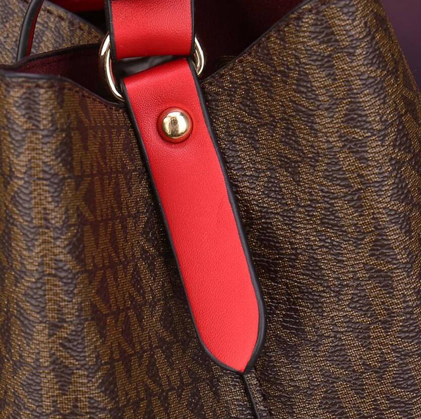 011 Hot michael mk kors women's Leather chain bag handbag Shoulder Bag Envelope bag Crossbody bags Shopping Bags women messenger bags, Black;brown 
011 Hot michael mk kors women's Leather chain bag handbag Shoulder Bag Envelope bag Crossbody bags Shopping Bags women messenger bags, Black;brown