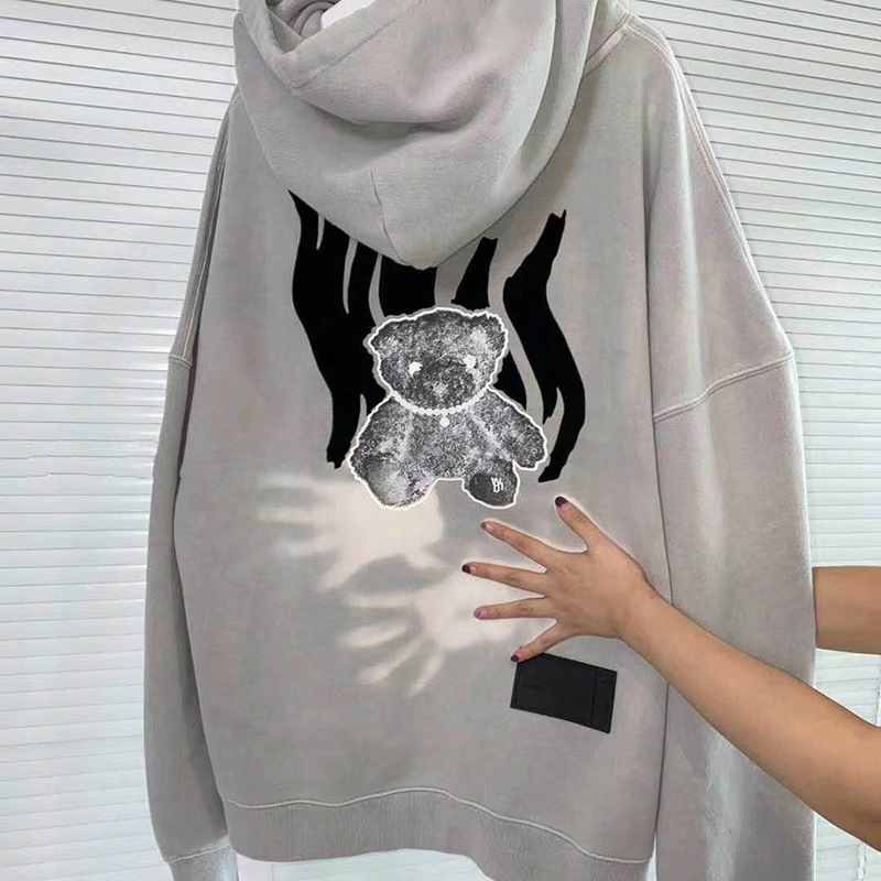 We11done autumn / winter 2020 new warm change color bear loose Plush Hoodie, Gradient gray
We11done autumn / winter 2020 new warm change color bear loose Plush Hoodie, Gradient gray