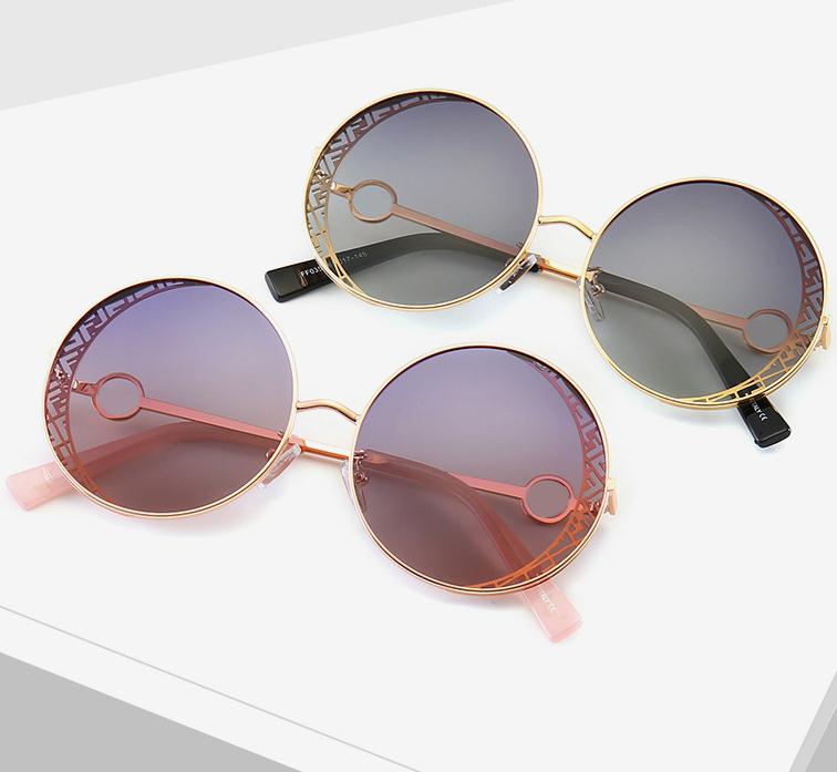 Mens Sunglasses for women men sun glasses fashion style protects eyes UV400 lens have case 0385
Mens Sunglasses for women men sun glasses fashion style protects eyes UV400 lens have case 0385