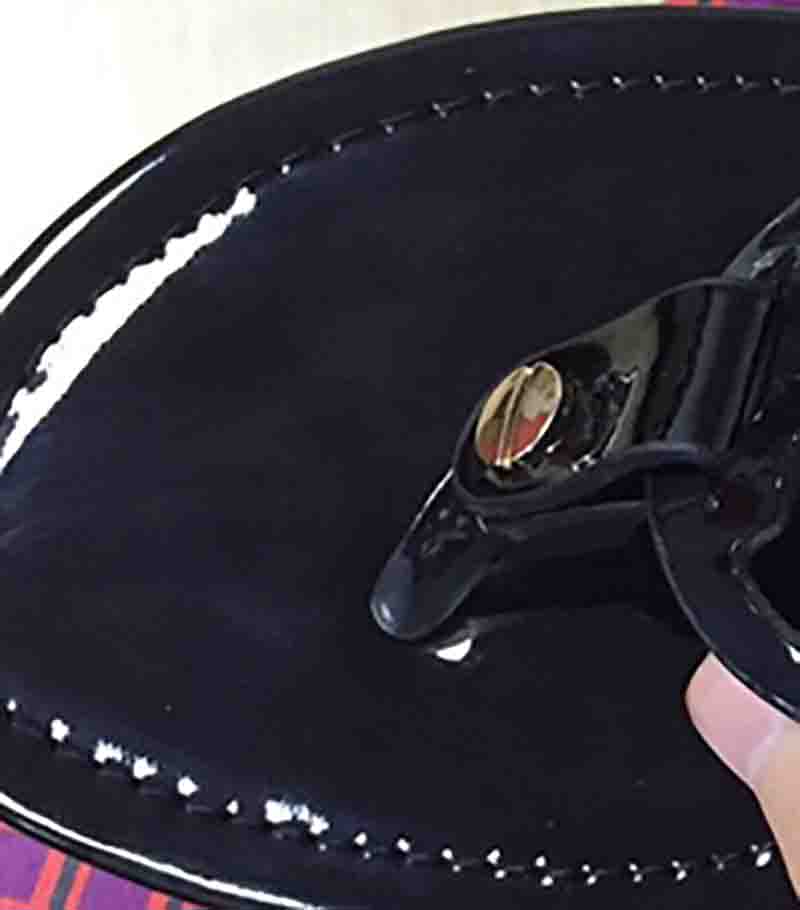2021 new Designers Luxurys Sandals Fashion Rivet Flat Bow Knot Jelly Studded Slippers Women Flip Flops Sandal with Box 35-41, Burgundy1
2021 new Designers Luxurys Sandals Fashion Rivet Flat Bow Knot Jelly Studded Slippers Women Flip Flops Sandal with Box 35-41, Burgundy1