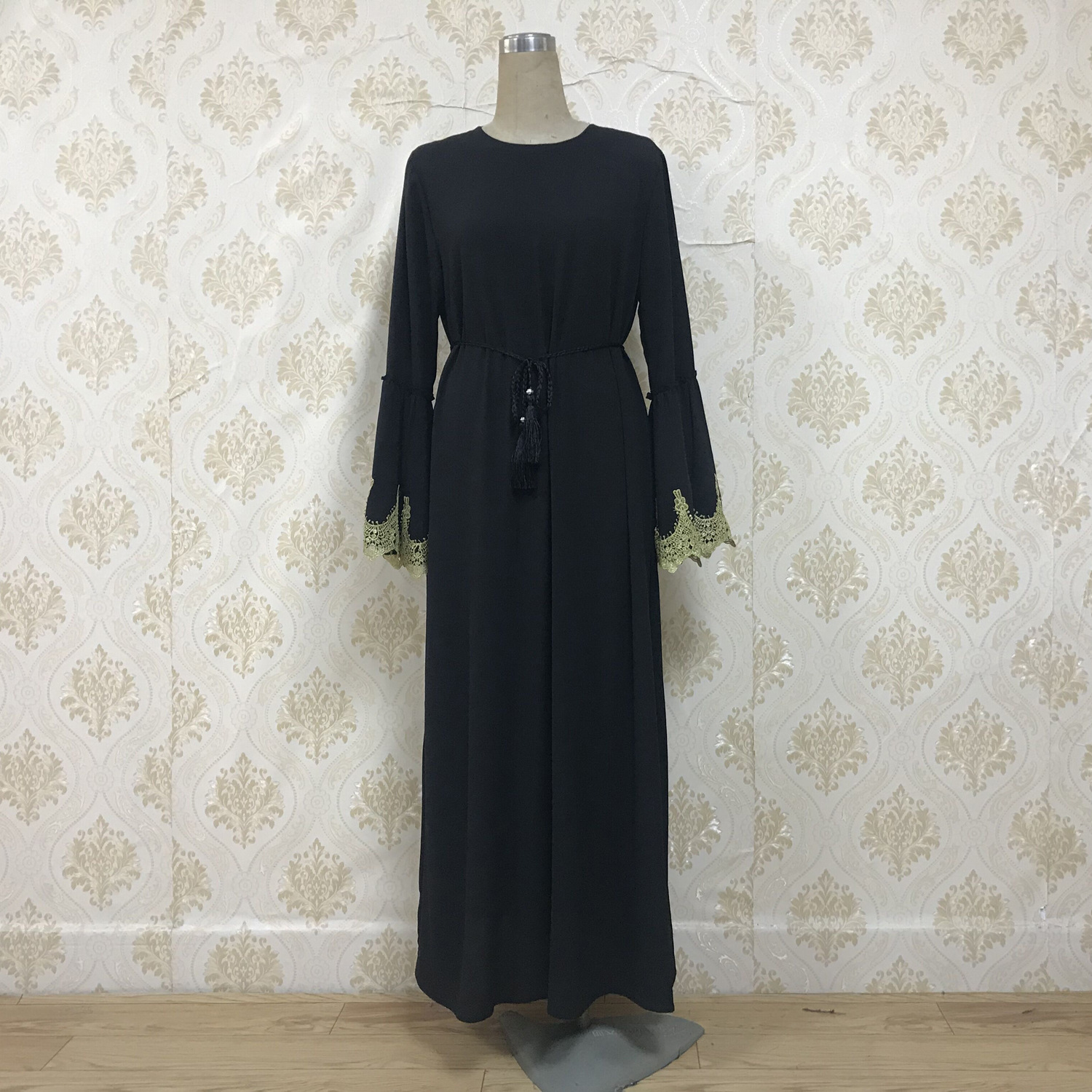 Muslim Turkish Kaftan Abaya Dress Women Embroidery Lace-up Long Robe Trumpet Sleeve Kimono Islamic Clothing Cafan Hijab Dresses
Muslim Turkish Kaftan Abaya Dress Women Embroidery Lace-up Long Robe Trumpet Sleeve Kimono Islamic Clothing Cafan Hijab Dresses
