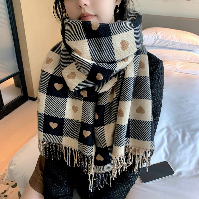 2color Fashion Brand Cashmere Jacquard Scarf Letters Print Love Heart Gird Pattern Tassel Scarves Luxury Elegant Ladies Long Shawls Wraps Wool Scarfs 200*65cm
2color Fashion Brand Cashmere Jacquard Scarf Letters Print Love Heart Gird Pattern Tassel Scarves Luxury Elegant Ladies Long Shawls Wraps Wool Scarfs 200*65cm