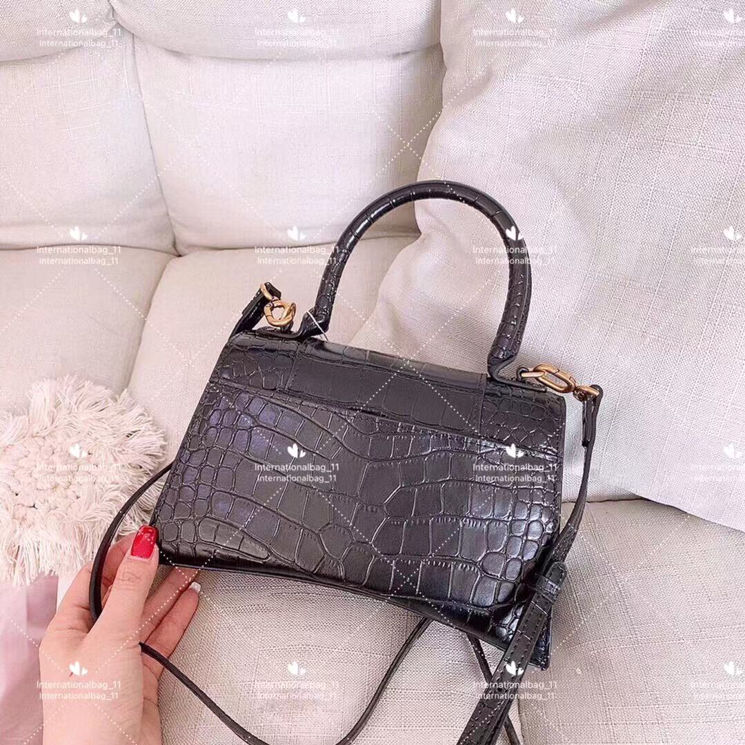 mini hourglass package bag Restoring ancient ways Designer fashion women's leather handbag high quality solid color satchel casual classic Single, Customize
mini hourglass package bag Restoring ancient ways Designer fashion women's leather handbag high quality solid color satchel casual classic Single, Customize