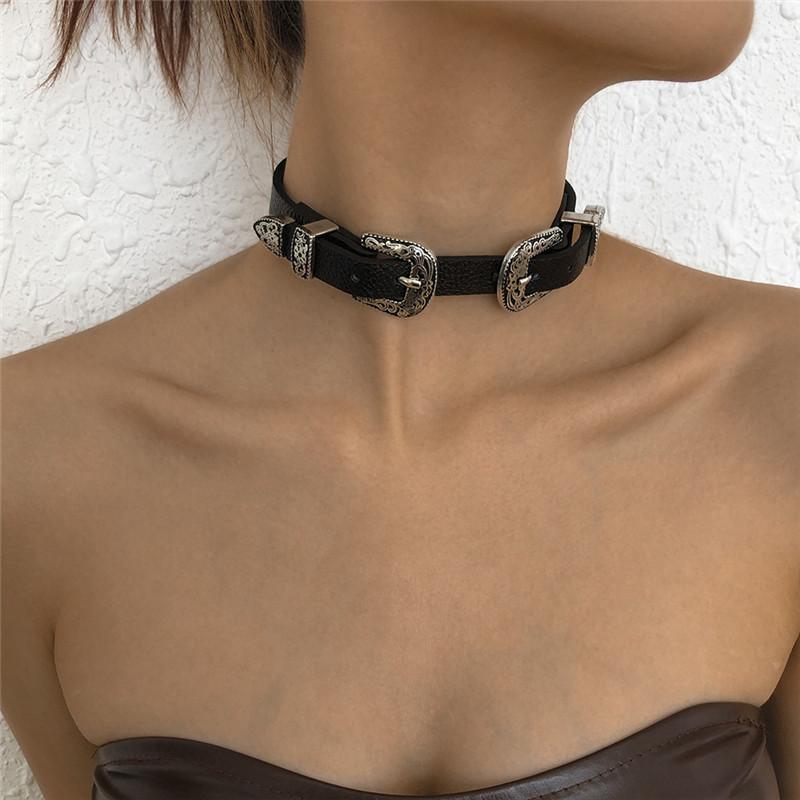 Chokers Punk Gothic Black Pu Leather Heart Round Choker Necklace For Women Pendant Neck Jewelry Collar Necklaces Wholesale
Chokers Punk Gothic Black Pu Leather Heart Round Choker Necklace For Women Pendant Neck Jewelry Collar Necklaces Wholesale