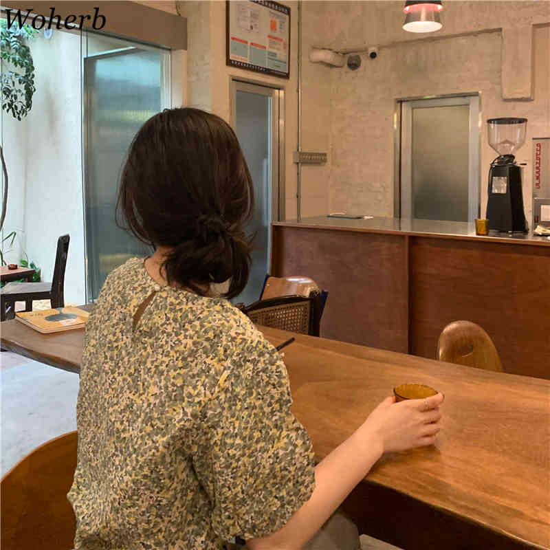 Women Blouse Vintage O Neck Floral Lantern Puff Sleeve Shirt Female Summer Blusas Loose Temperament Korean Chic Tops 210519