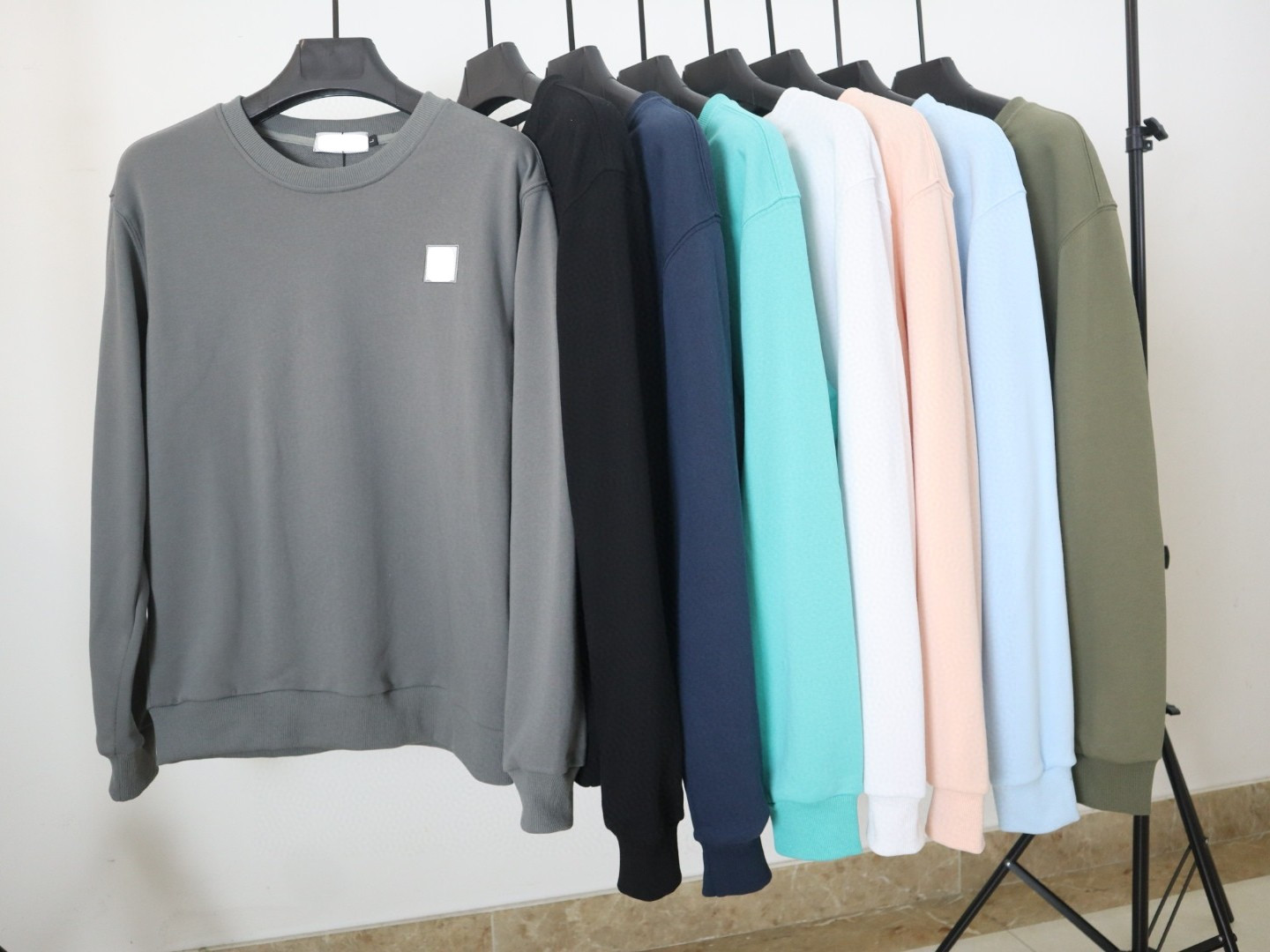 Designer Mens Hoodies Trendy brand loose sweater men ands women couples autumn and winter new round neck all-match sweaters Small square mark, Black
Designer Mens Hoodies Trendy brand loose sweater men ands women couples autumn and winter new round neck all-match sweaters Small square mark, Black