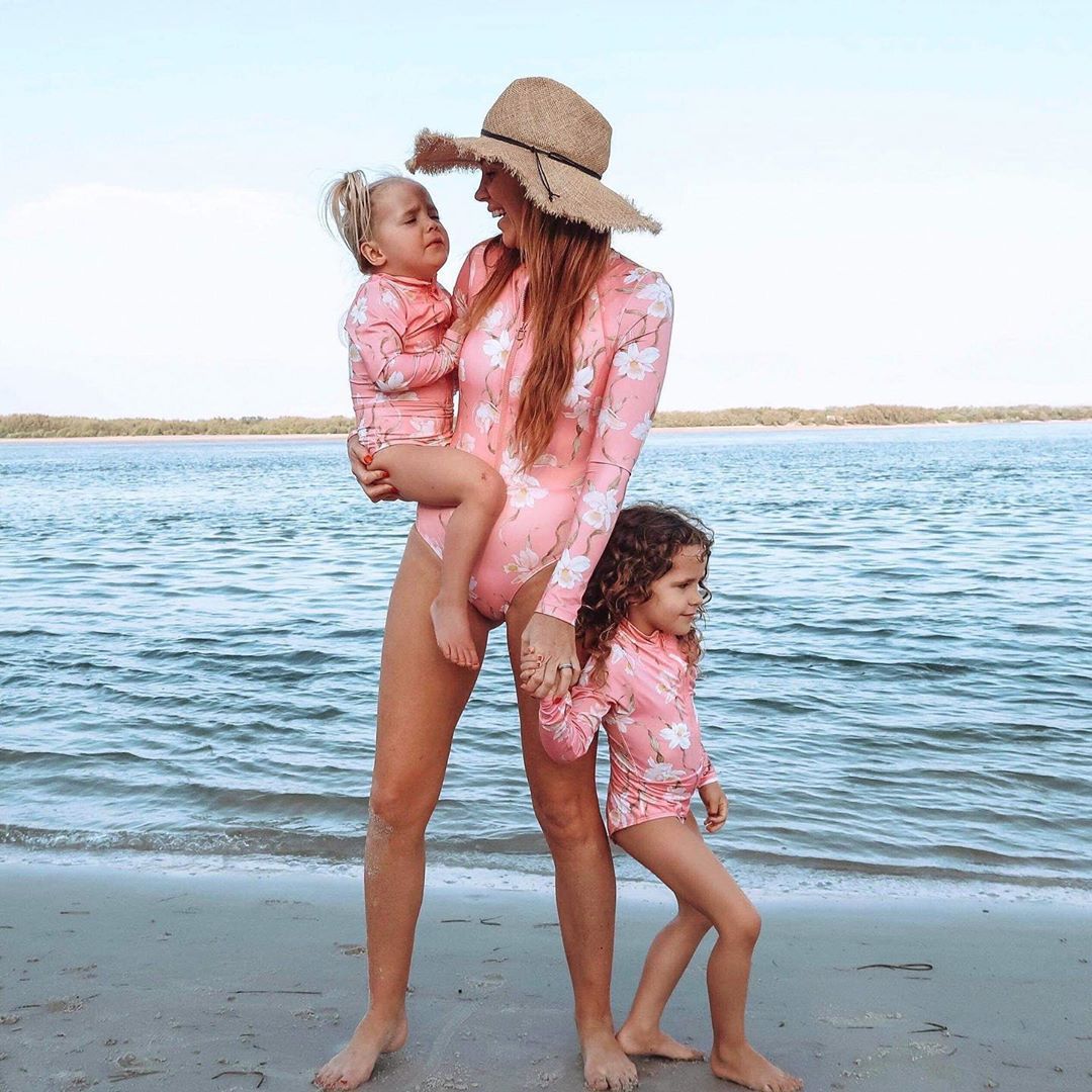 Mother Daughter Swimsuits Long Sleeve Mommy Swimwear Zipper Front Mom And Girls Bathing Suit Family Matching Clothes 210520