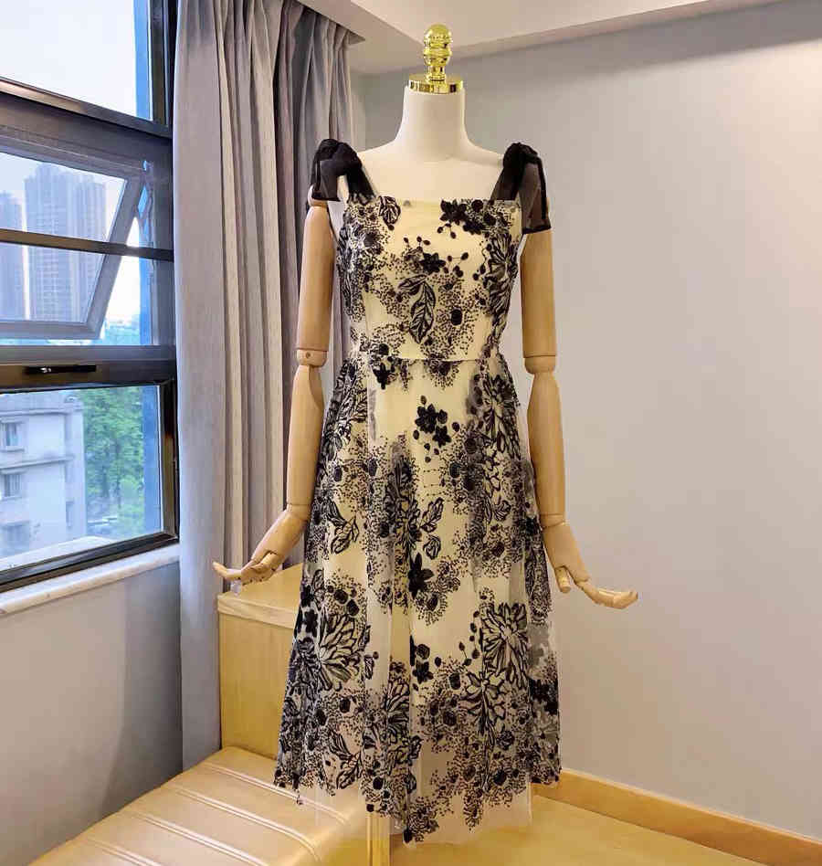 Sequin Embroidered Black Suspender Dress Female Summer Retro Temperament Hepburn Style Party Dresses Vestidos 210421